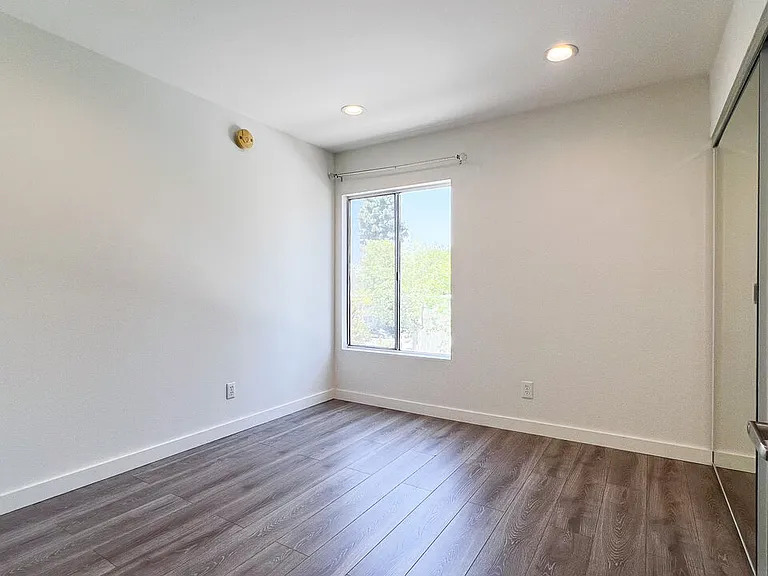 5700 Etiwanda Ave #257 — Photo 12