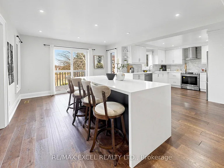 43 Piccadilly Rd — Photo 8