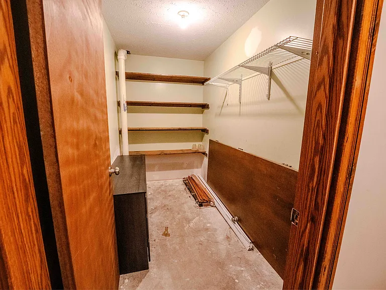 225 Parker Dr — Photo 29