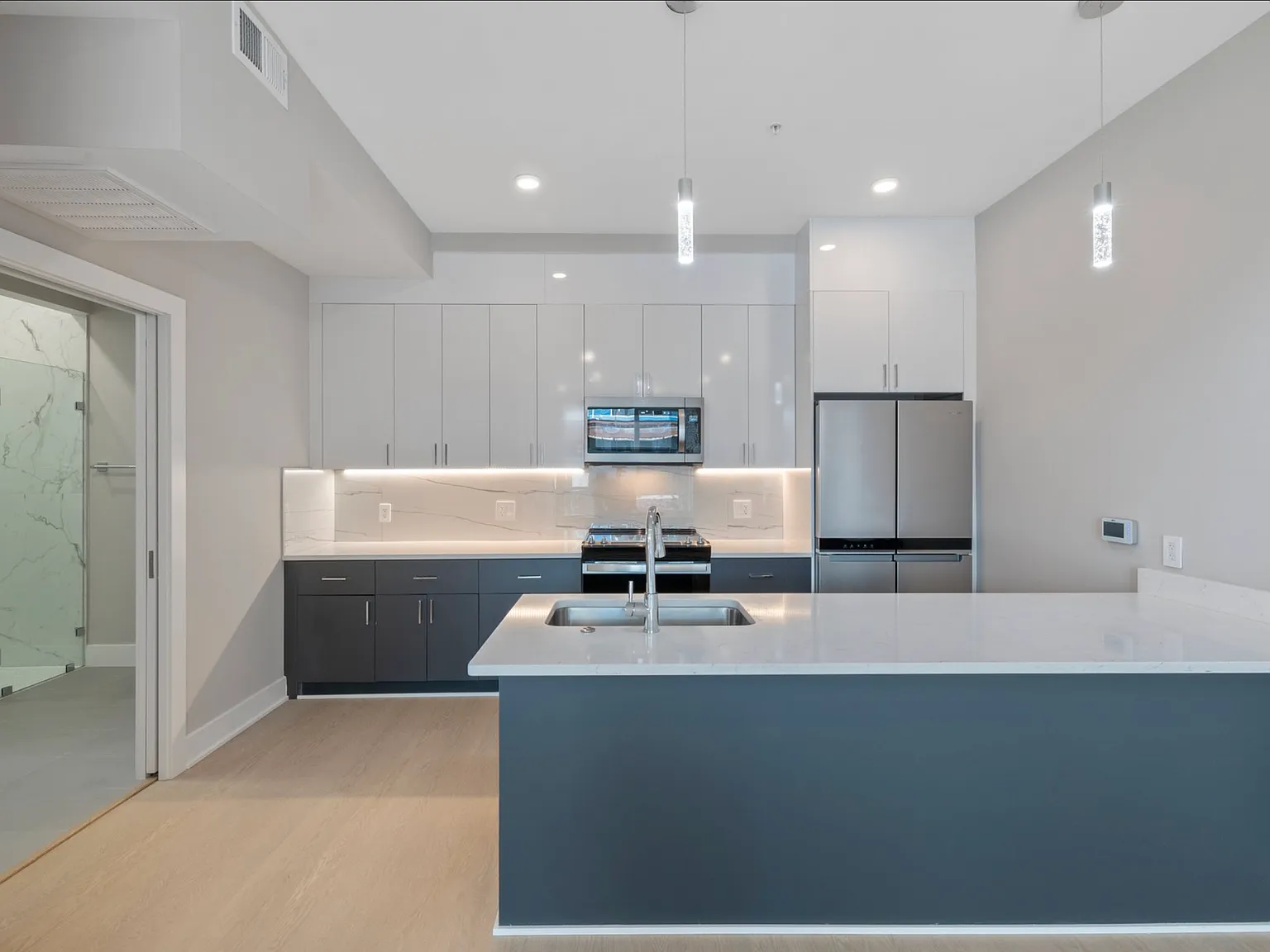 2 bed, $2,750 — Photo 2