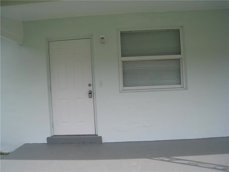 1st image of 2522 NE 181st St