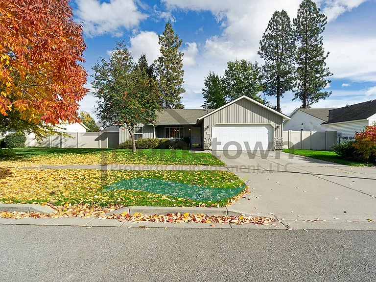 7358 N Aaron St — Photo 40