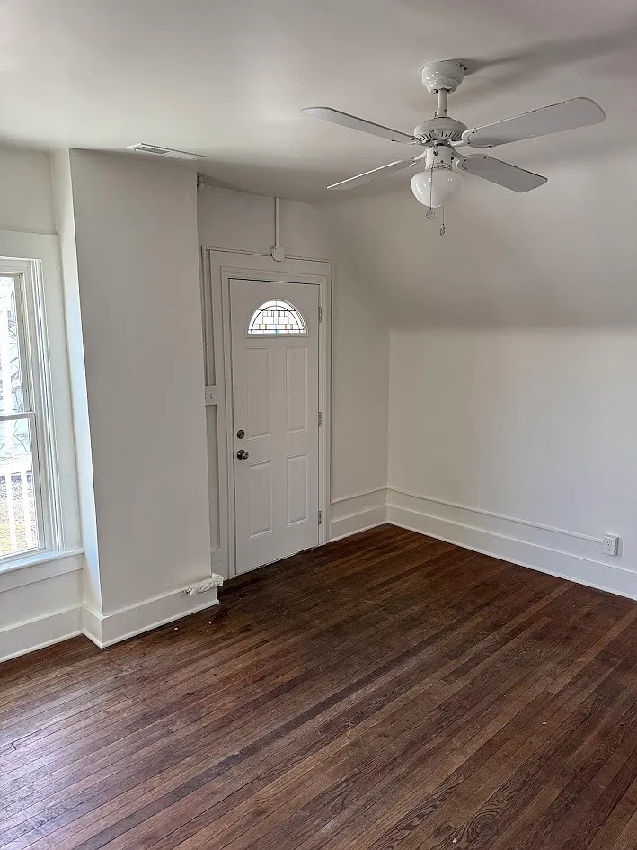 2 bed, 900 sqft, $975 — Photo 2