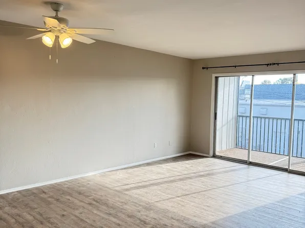 3325 SE 15th Pl, Cape Coral, FL