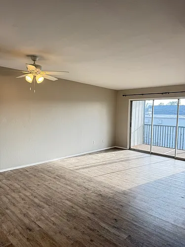 3325 SE 15th Pl #202 Photo 1