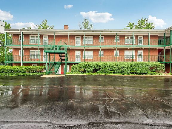 4th image of 1855 Parkside Dr APT 8
