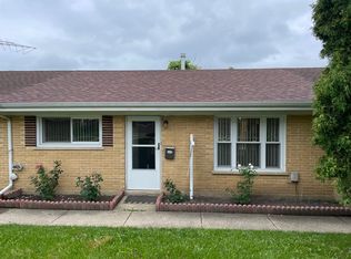 9471 Sumac Rd APT E, Des Plaines, IL 60016