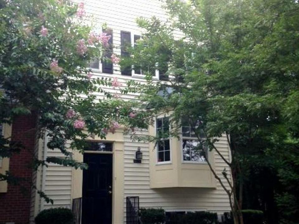 1st image of 1300 Farley Ct S