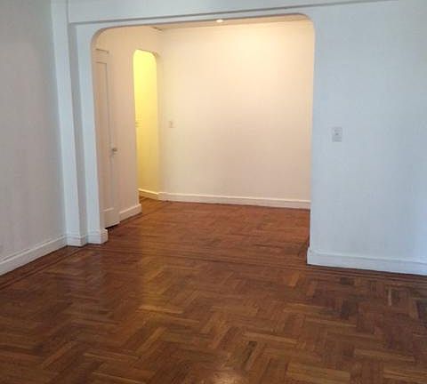 3rd image of 208 E 28th St APT 6D