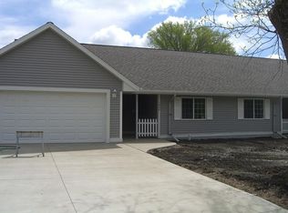 1004 Albany Ave, Morris, MN 56267