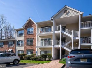 27 Chambord Ct, Hamilton, NJ 08619