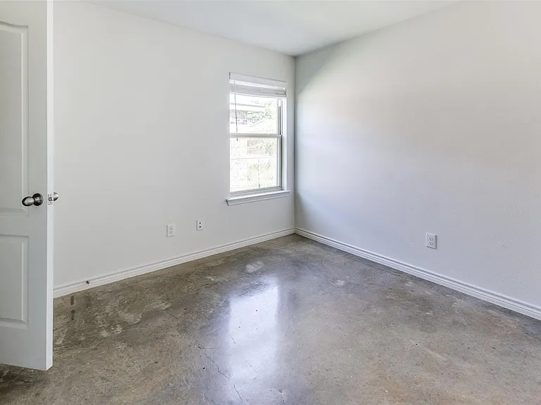 6011 Amelia Earhart Blvd #B — Photo 8