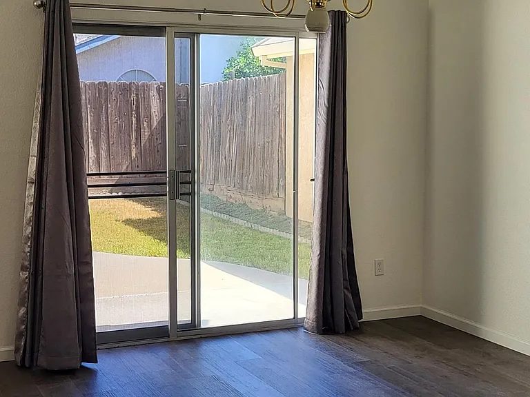 2325 Orchard View Cir — Photo 4