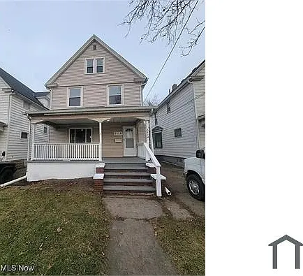 1118 W 8th St