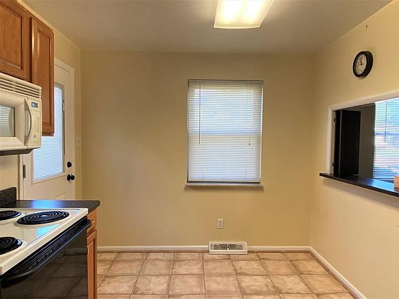 5th image of 1081 Brooke Ave