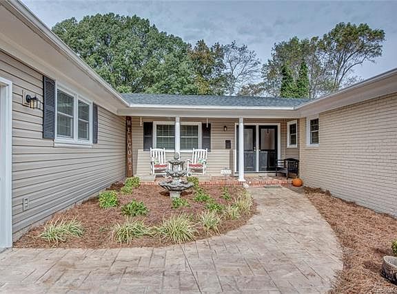 2nd image of 633 Rosemary Ln