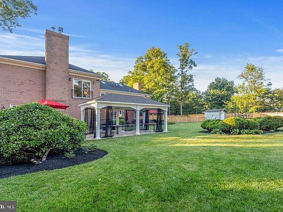 4th image of 6007 Mayfair Ln