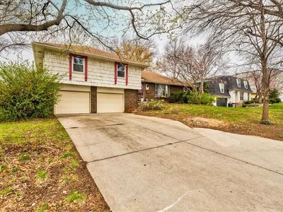 9722 Woodland Ln, Kansas City, MO, 64131