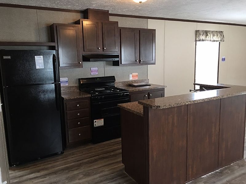 2nd image of 881 Old Farm NW