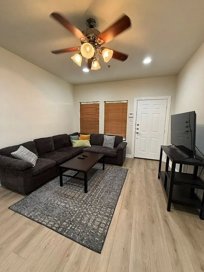 Bandera Ranch - Now Leasing 2 - 5 Bedroom — Photo 2