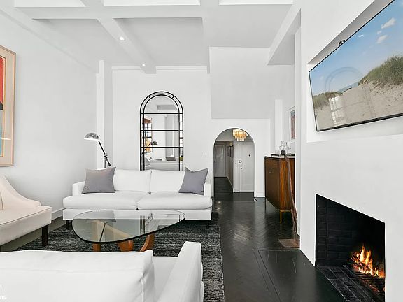 2nd image of 400 E 59th St APT 12D