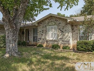 3152 Whisper Wood Ln, Bedford, TX, 76021