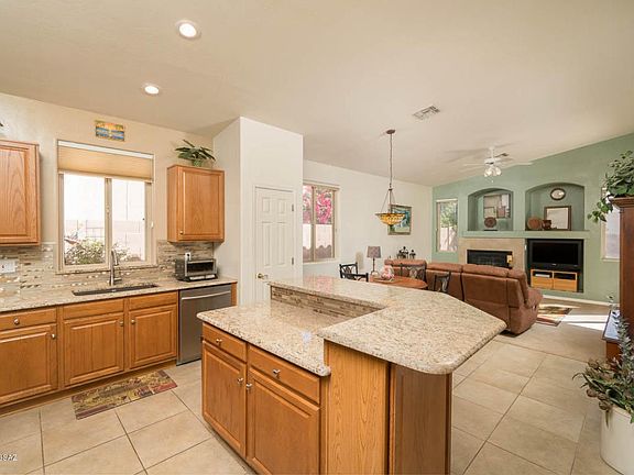 5th image of 303 W Klinger Canyon Dr