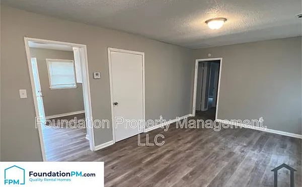 3276 Ashland St — Photo 4