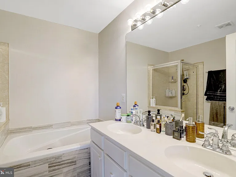 5945 Terrapin Pl #304 — Photo 32
