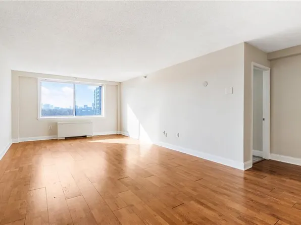 2479 Peachtree Rd NE APT 605, Atlanta, GA 30305