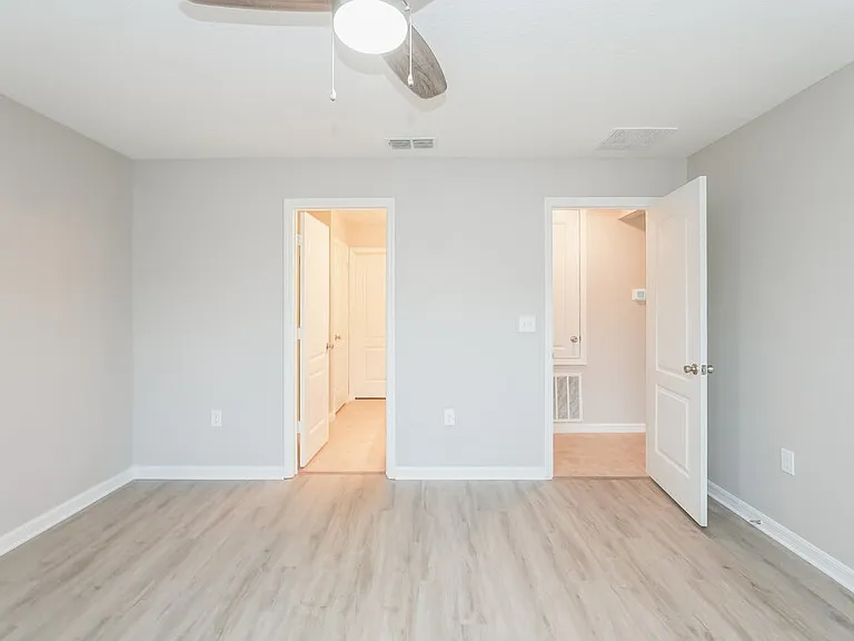 7601 Muscovy Dr — Photo 9