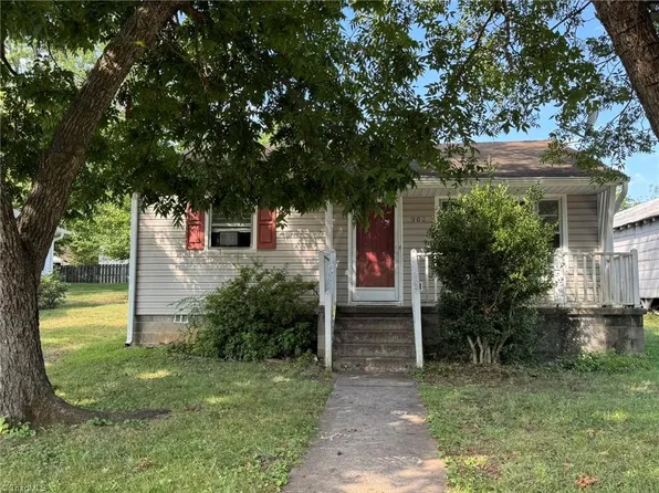 902 Watson St, Reidsville, NC 27320