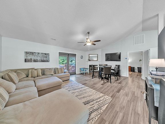 5th image of 411 Hill Ln