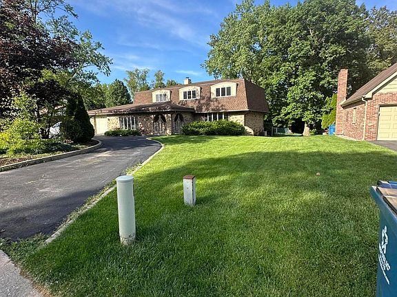 3rd image of 2621 Hickory Dr