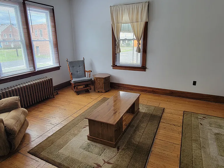 302 E Prospect St — Photo 8