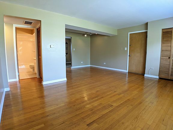 4th image of 215 W Johnson St APT 1A