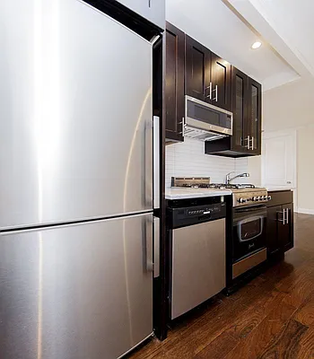 Rented by Avenues Real Estate | media 43