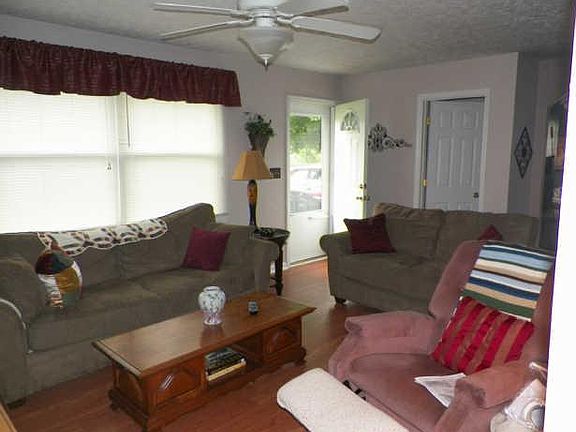 5th image of 518 E Park Ave