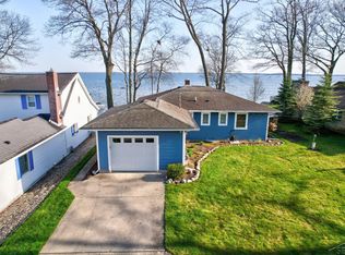806 Houghton View Dr N, Houghton Lake, MI 48629