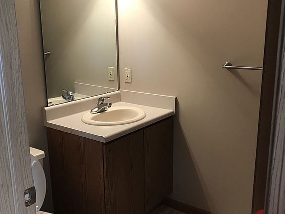 4th image of 511 Vineyards Ct
