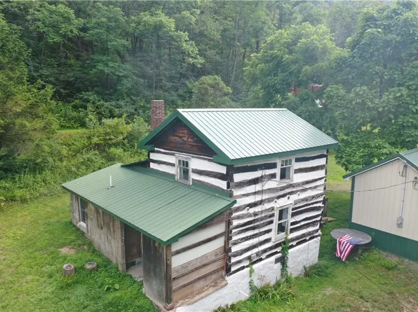 457 Grasser Rd, Manns Choice, PA 15550