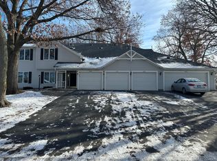 2612 Lake Court Dr #39, Mounds View, MN 55112