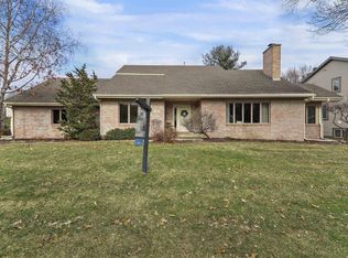 941 Pebble Beach Dr, Madison, WI 53717