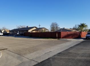 1121 Washington St, Hanford, CA 93230