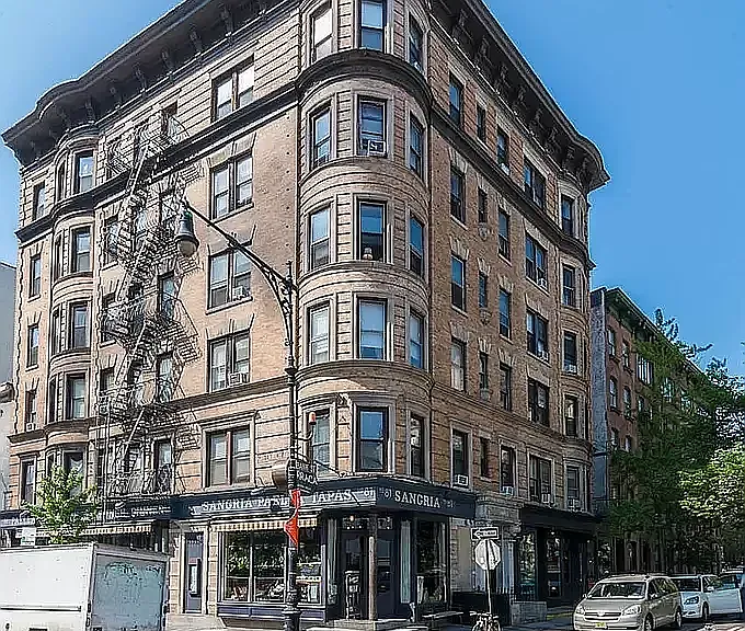 2 Bank St #1 — Photo 11