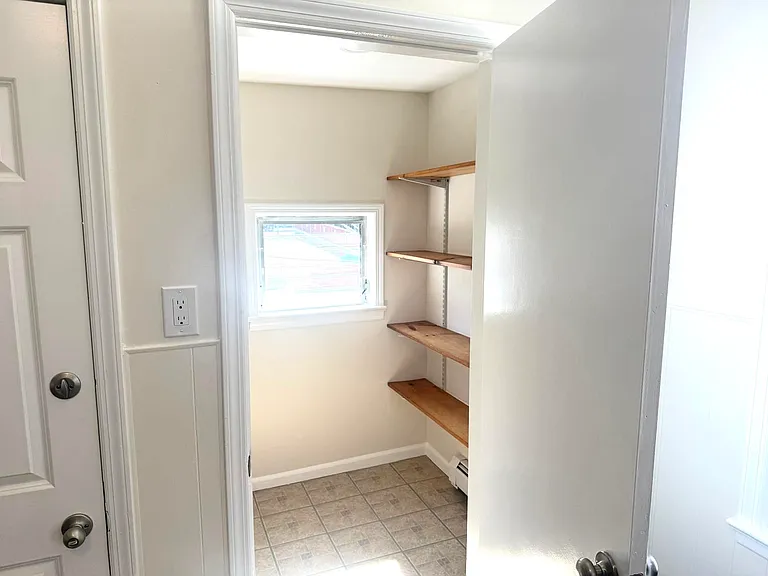 210-212 Maple St #2 — Photo 7