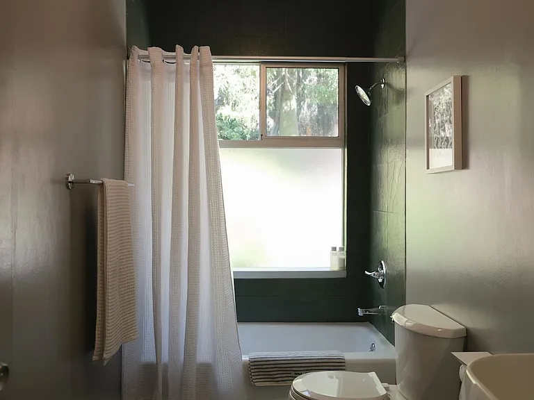 623 Academy Rd — Photo 10