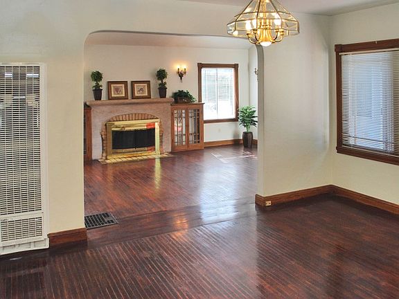 3rd image of 644 31st St