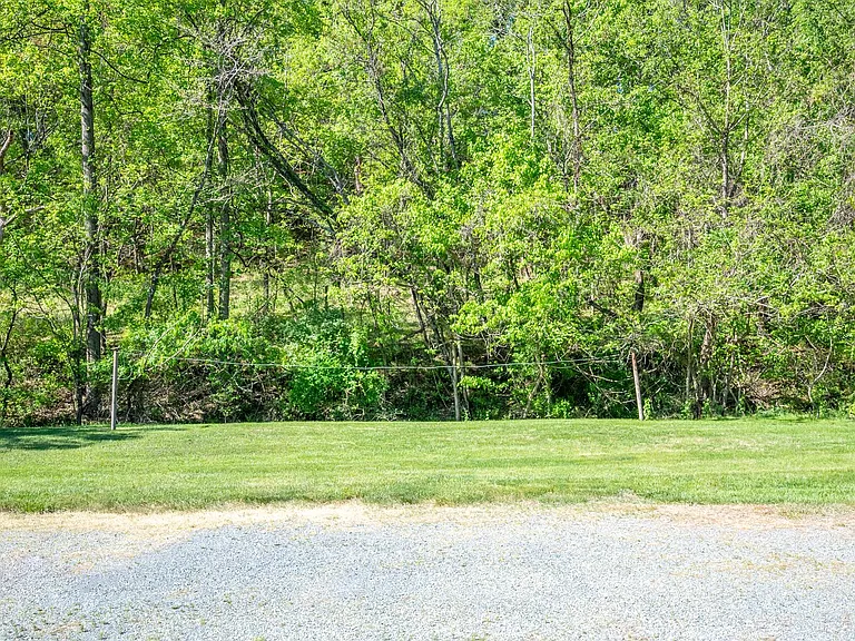2561 Rutrough Rd — Photo 22