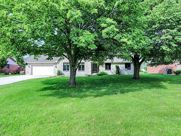 3rd image of 1637 Valley Brook Dr